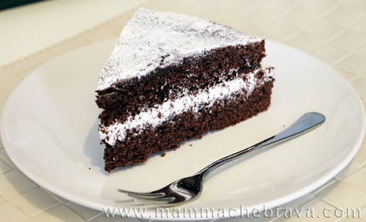 torta al cacao con panna