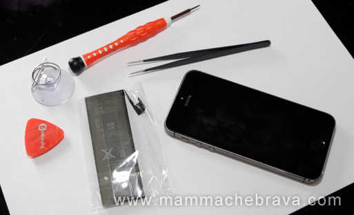 Come sostituire la batteria dell'iphone?