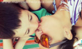 baciare i bambini